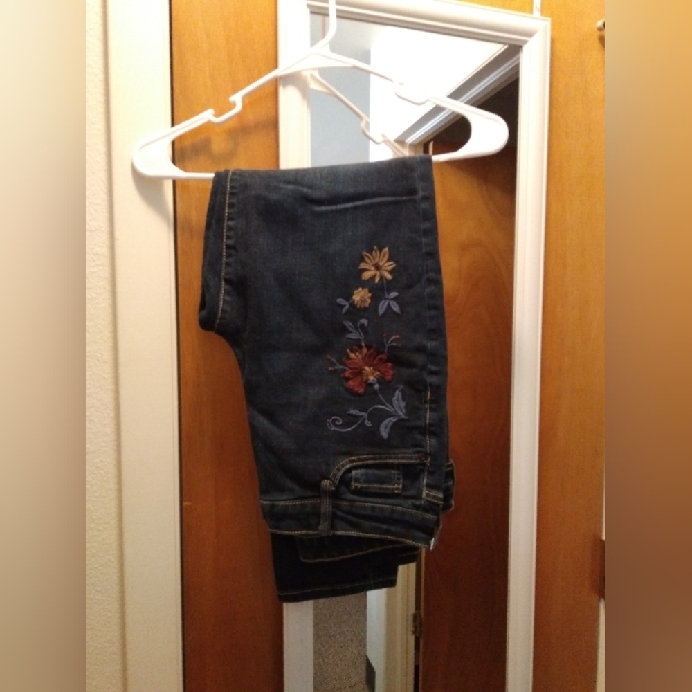 Embroidered Women's Jeans - Blue